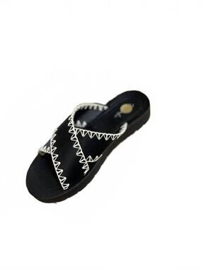 NEW MAKERS women's vera sandal in black